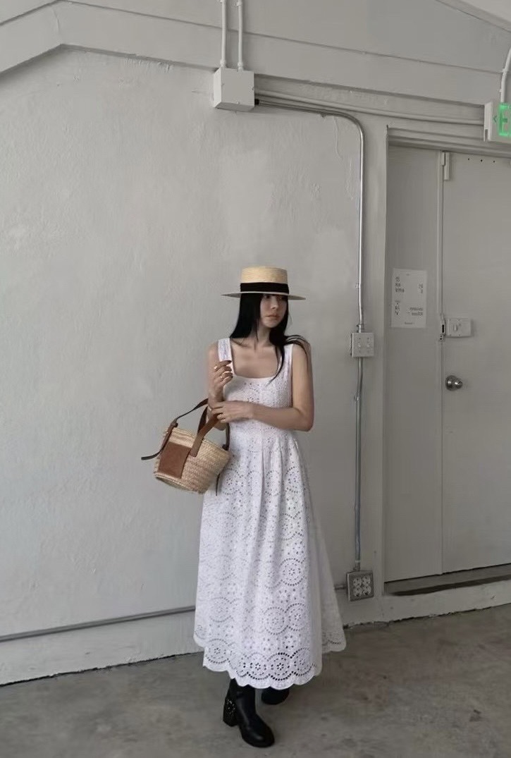 露背蝴蝶結綁帶洋裝