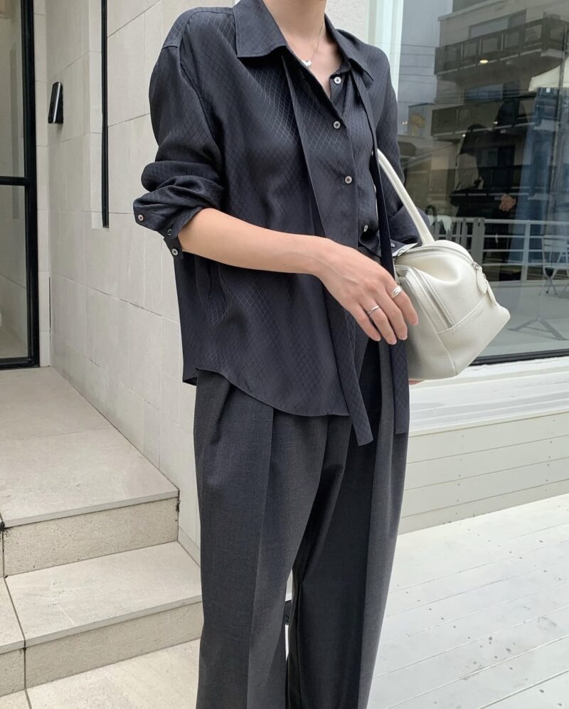 ELBORN 義大利真絲菱紋綁帶襯衫｜黑