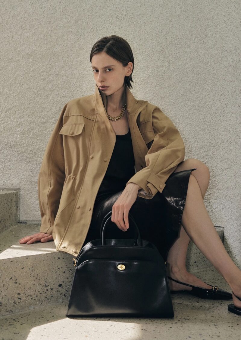 ELBORN 立領縮腰外套 (2) ELBORN 立領縮腰外套|杏 (現貨1)