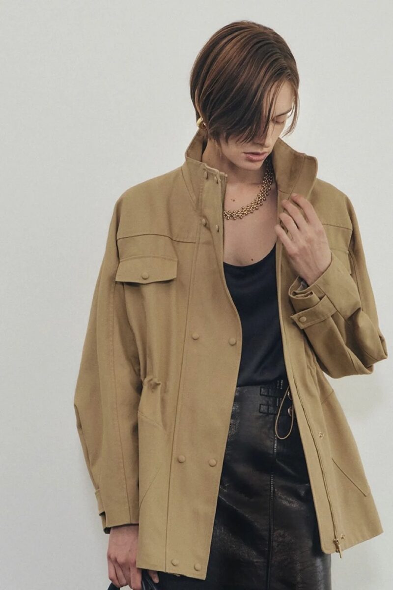 ELBORN 立領縮腰外套 (4) ELBORN 立領縮腰外套|杏 (現貨1)