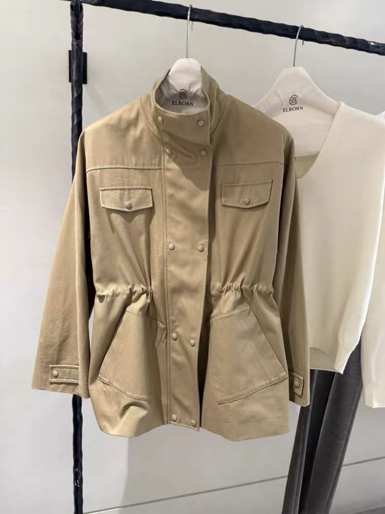 ELBORN 立領縮腰外套 (5) ELBORN 立領縮腰外套|杏 (現貨1)