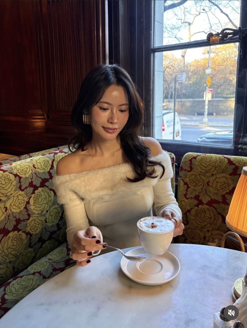 ELBORN 一字毛領上衣｜米白