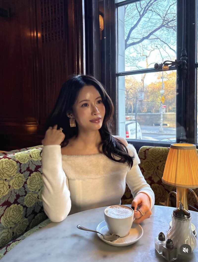 ELBORN 一字毛領上衣｜米白