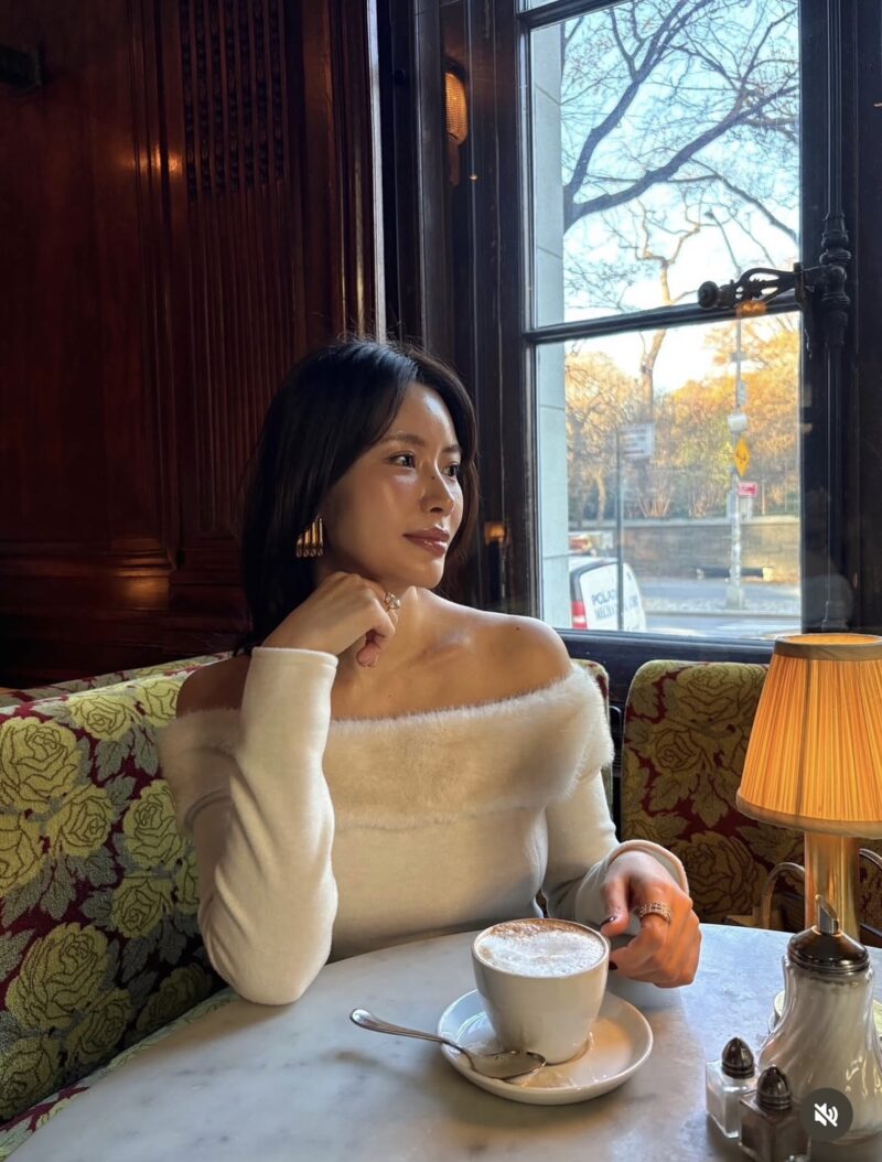 ELBORN 一字毛領上衣｜米白