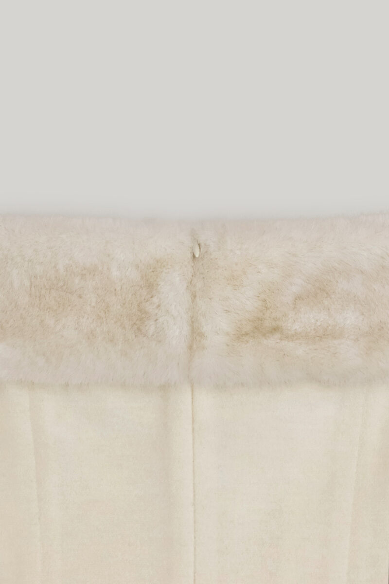 ELBORN 一字毛領上衣｜米白