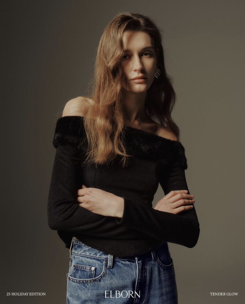 ELBORN 一字毛領上衣｜黑