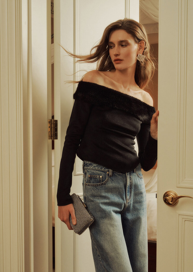 ELBORN 一字毛領上衣｜黑