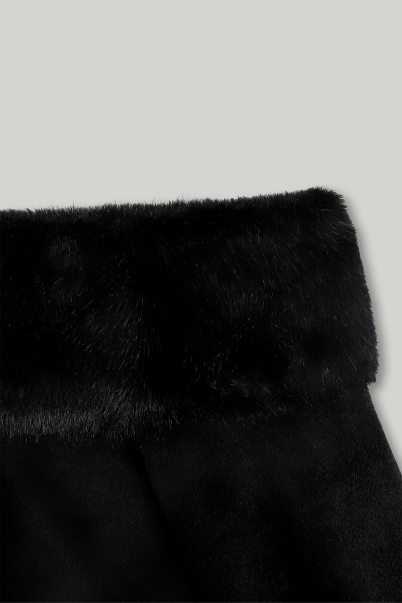 ELBORN 一字毛領上衣｜黑