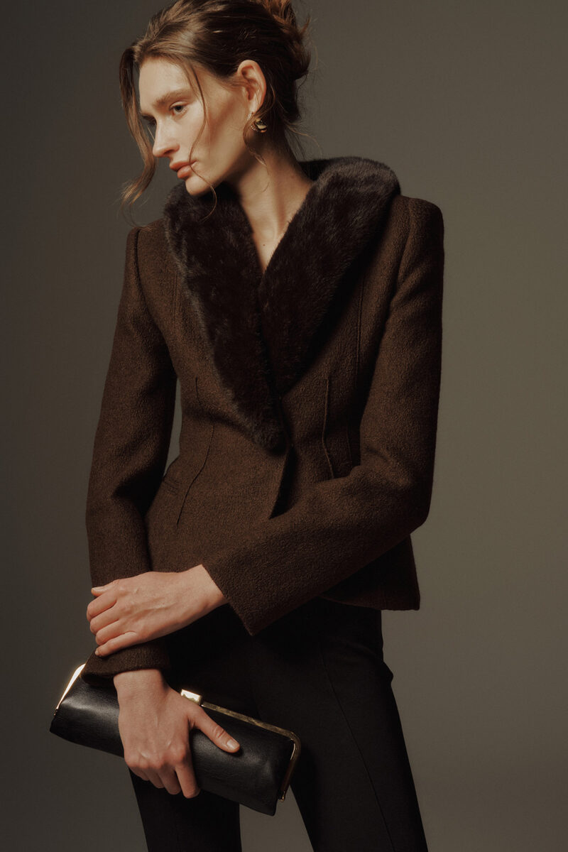 ELBORN 柔絨領羊毛收腰外套｜咖