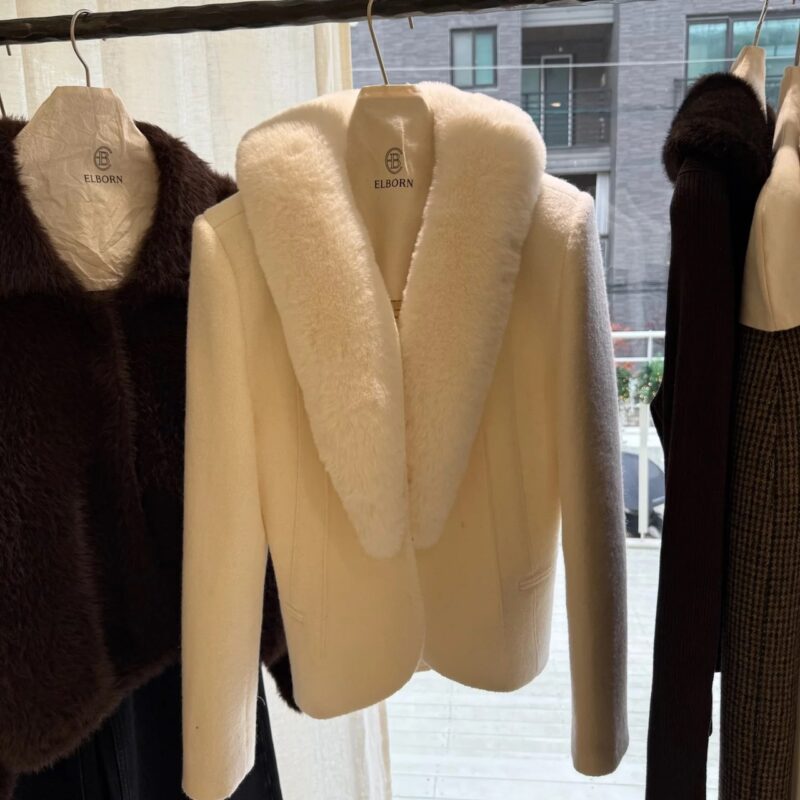 ELBORN 柔絨領羊毛收腰外套｜米白