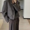 ELBORN 金釦羊毛短版西裝外套