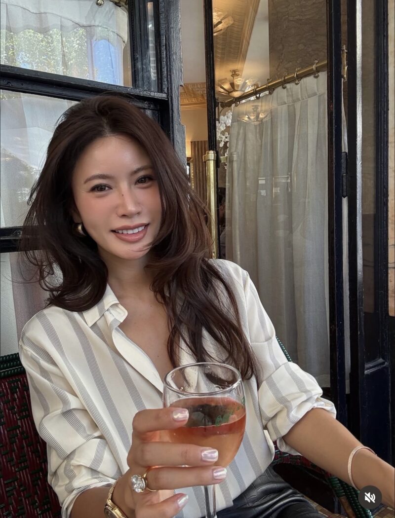 ELBORN 奶油條紋真絲襯衫