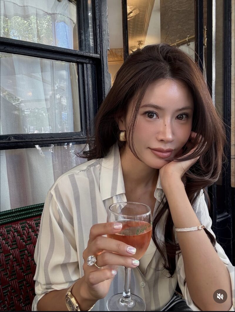 ELBORN 奶油條紋真絲襯衫